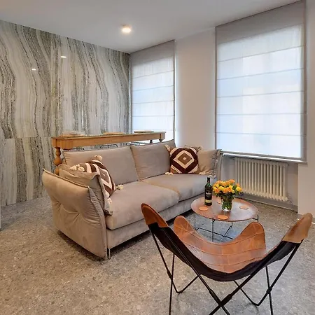 Prostrani Apartmani *