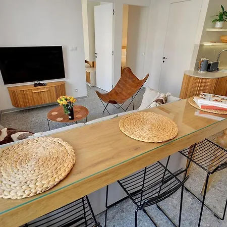 Apartment Prostrani Apartmani *